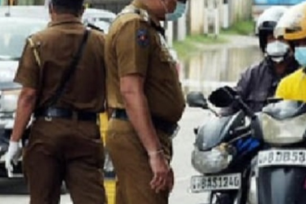 பொலிஸாருக்கு இலஞ்சம் கொடுக்க முயன்றவர் அதிரடியாக கைது | Person To Bribe The Police Has Been Arrested