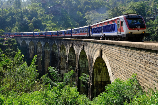 எல்ல 9 வளைவு பாலத்தில் மரணம்; கீழே குதித்தாரா? | Death At Ella Nine Arch Bridge Did He Jump