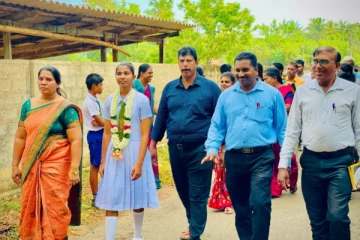 யாழ் பாடசாலை ஒன்றில் வரலாற்றில் முதல் தடவை 9ஏ சித்தி; மாணவி கௌரவிப்பு