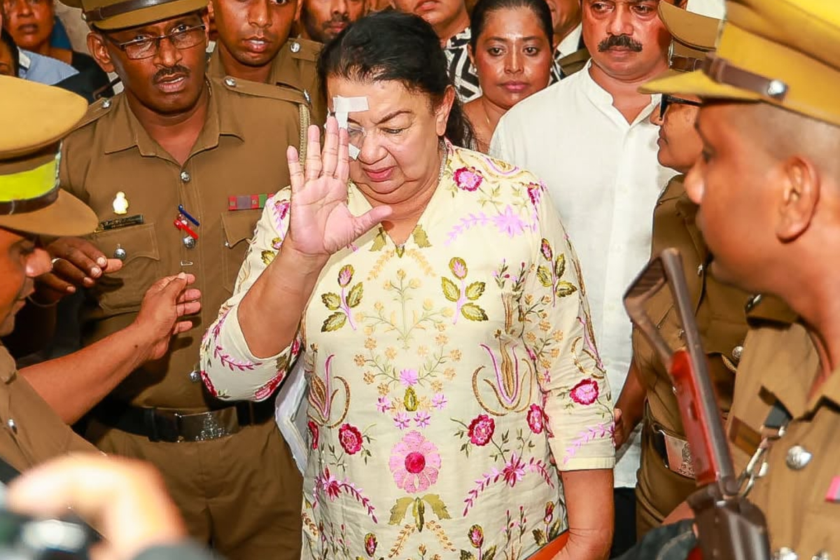 ஷிரந்தியின் போலி முகத்தை அம்பலப்படுத்திய அரசாங்கம் - முடிவுக்கு வந்த ஏமாற்று நாடகம் | Shiranthi Did Not Gone Through Surgery ஷிரந்தியின் போலி முகத்தை அம்பலப்படுத்திய அரசாங்கம் - முடிவுக்கு வந்த ஏமாற்று நாடகம் | Shiranthi Did Not Gone Through Surgery