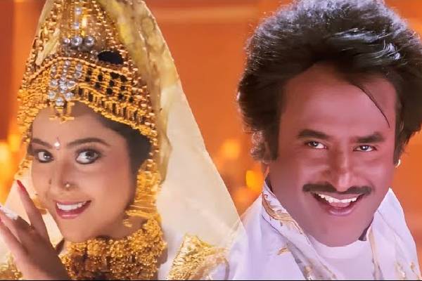 சூப்பர் ஸ்டார் ரஜினிக்காக காணொளி வெளியிட்ட மீனா! என்ன சொல்லிருக்காங்க தெரியுமா? | Actress Meena Wishing Rajinikanth Video Viral