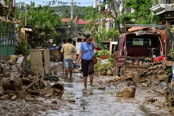 இன்னொரு மிக ஆபத்தான புயல்... ஆசிய நாடொன்றிற்கு விடுக்கப்பட்ட எச்சரிக்கை | Philippines Warns Of Deadly Storm இன்னொரு மிக ஆபத்தான புயல்... ஆசிய நாடொன்றிற்கு விடுக்கப்பட்ட எச்சரிக்கை | Philippines Warns Of Deadly Storm