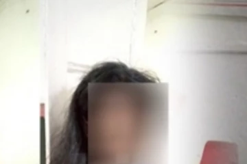 කාන්තාවක් ලෙස සැරසී සොරකම් කල අයෙකු හසුවේ..