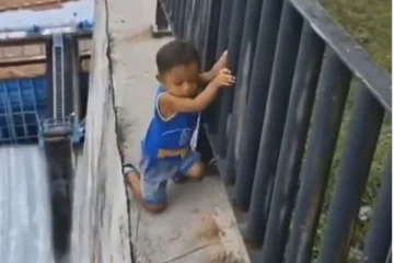 அணைக்கட்டு மீது தனியாக நடந்து பதைபதைக்க வைத்த குழந்தை! திக் திக் நிமிடங்களுக்கு பின் இறுதியில் காத்திருக்கும் ட்விஸ்ட்!