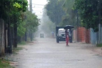மட்டக்களப்பில் கடும் மழையினால் தாழ்நிலங்கள் நீரில் மூழ்கும் அபாயம்: பெரும்போக அறுவடை பாதிப்பு (Video)