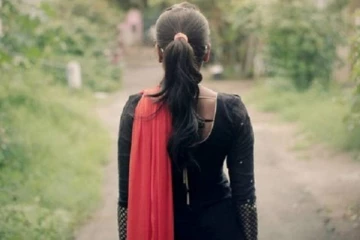 பெற்றோரின் தவறான செயல்! திருகோணமலை மாணவி லக்ஷிகா எடுத்த விபரீத முடிவு