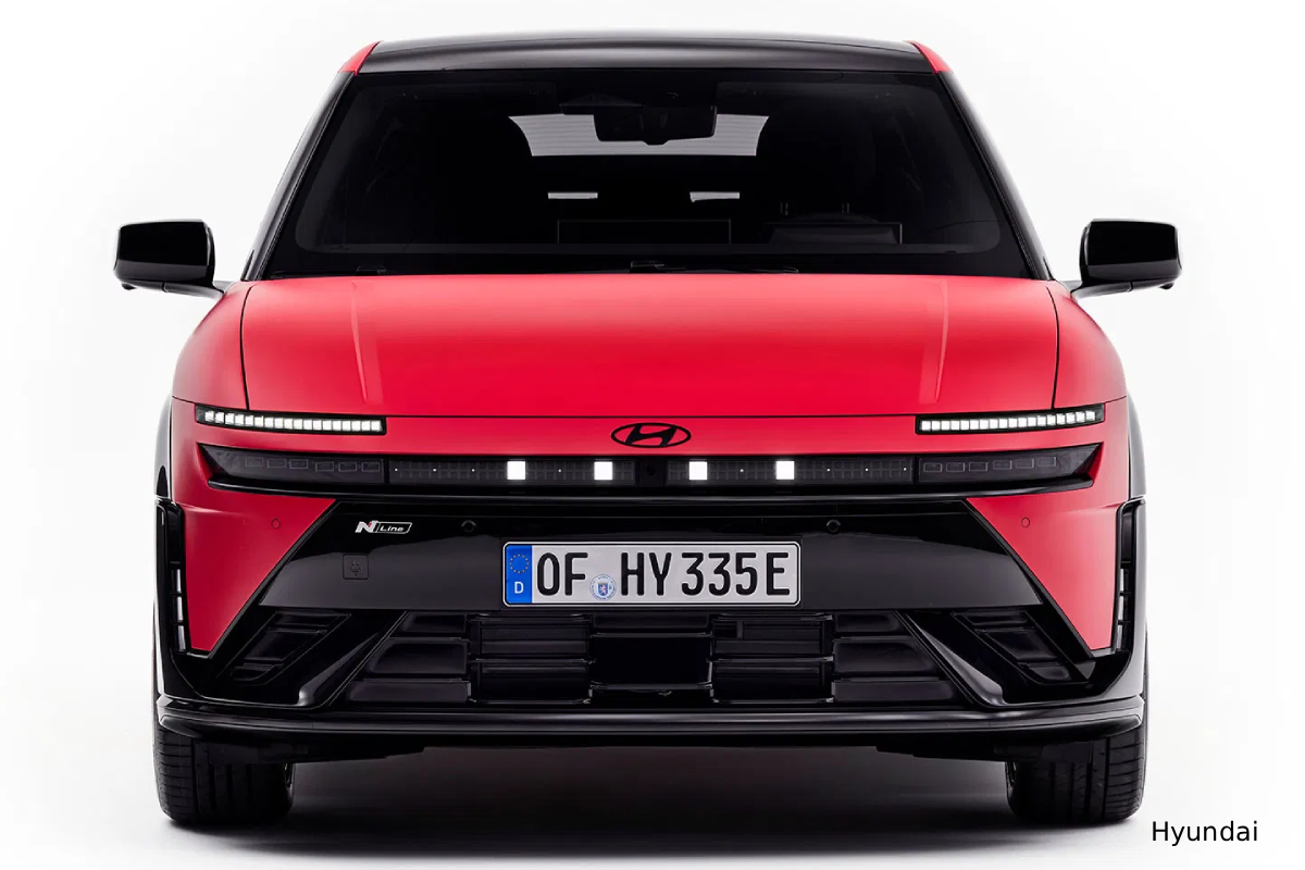 Hyundai IONIQ 3 launch, IONIQ 3 Aero Hatch design, Hyundai EV Milan Design Week, IONIQ 3 specs and range, Hyundai Pleos Connect infotainment, Hyundai SmartSense safety features, Hyundai IONIQ 3 Europe price #HyundaiIONIQ3 #MilanDesignWeek #AeroHatch #EVLaunch #HyundaiEV #SmartSense #PleosConnect