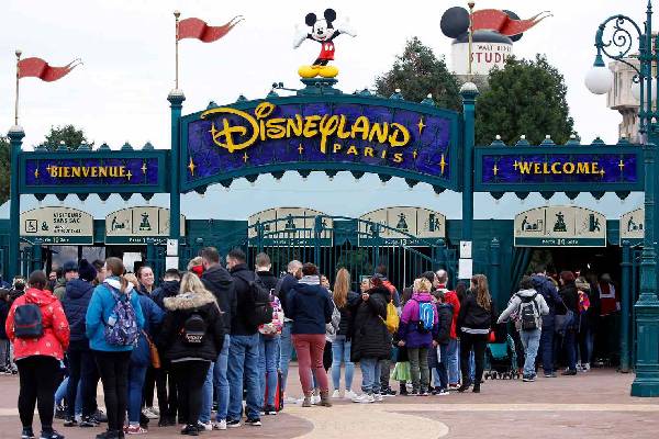 பாரிஸ் டூர் போறீங்களா? செலவே இல்லாமல் பார்க்கக்கூடிய இந்த இடங்களை மிஸ் பண்ணிடாதீங்க! | What Not To Miss In Paris Best Tourist Attractions பாரிஸ் டூர் போறீங்களா? செலவே இல்லாமல் பார்க்கக்கூடிய இந்த இடங்களை மிஸ் பண்ணிடாதீங்க! | What Not To Miss In Paris Best Tourist Attractions