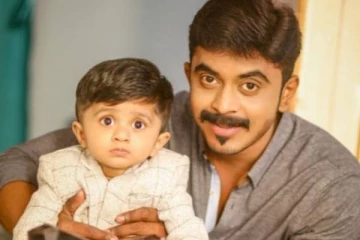 பிக்பாஸ் பணத்துடன் தனது மகனை சந்தித்த அசீம்- அழகிய தருணத்தின் புகைப்படம் இதோ