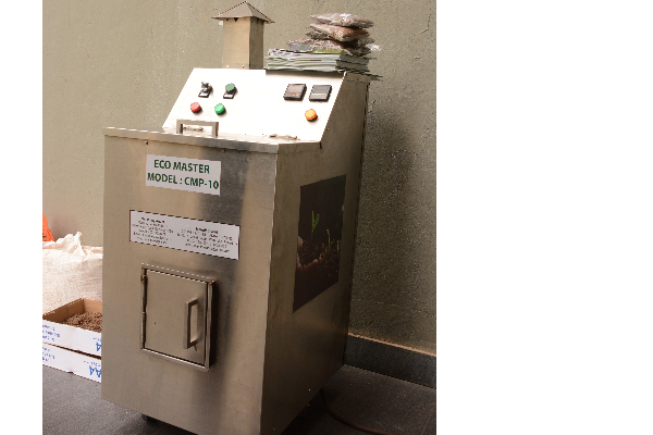 කොම්පෝස්ට් ගෘහස්තව නිපදවිය හැකි Rapid Compost Machine යන්ත්‍රයක් කරළියට ...(PHOTO) | Srilanka Nature