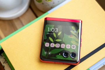 அமேசானில் பாதி விலைக்கு கிடைக்கும் Motorola Razr 40 Ultra: சிறப்பம்சம் நிறைந்த வாய்ப்பை தவறவிடலாமா!