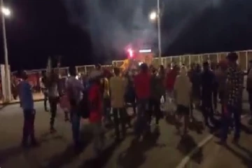 கோட்டாபய பதவி விலகல் -‘கோட்டா கோ கம’வில் பெரும் கொண்டாட்டம் (காணொலி)