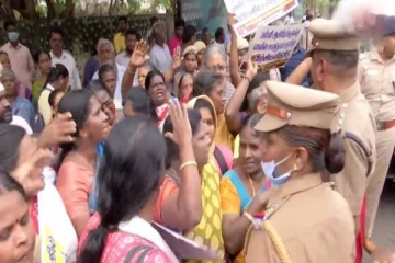 கள்ளக்குறிச்சி மாணவி மரணத்திற்கு நீதி கேட்டு மாதர் சங்கத்தினர் டிஜிபி அலுவலகத்தை முற்றுகையிட்டு போராட்டம்