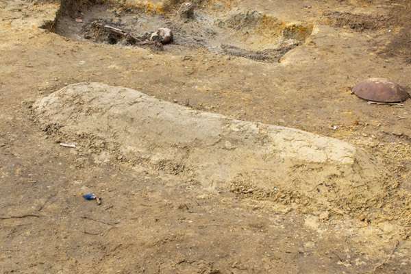 செம்மணி அகழ்வுப்பணியில் மீட்கப்பட்ட பிரேதப் பெட்டி | Coffin Recovered During Excavations Chemmani