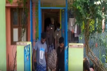 நள்ளிரவில் தாய் கொலை! விடிய விடிய உடல் அருகே இரத்தத்துடன் அமர்ந்திருந்த மகன்.. பதற வைக்கும் கொடூர சம்பவம்