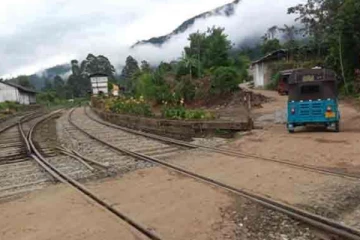 நாட்டில் 1,200 பாதுகாப்பற்ற தொடருந்து கடவைகள்