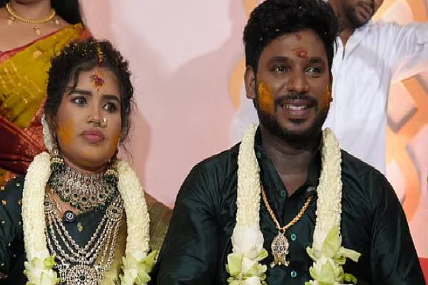 நள்ளிரவில் காணொளி அழைப்பு: புகைப்பட ஆதரத்துடன் திருநங்கை! நாஞ்சில் ஏமாற்றினாரா? | Transgender Released Photo Against Nanjil Vijay