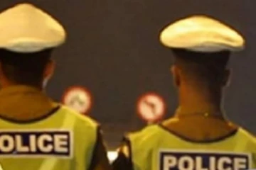 அதிகாரிகளிடம் வசமாக சிக்கிய 70 வயது முதியவர்!