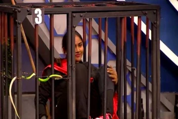 தன்னுடைய திருவிளையாடலை ஆரம்பித்த பெண் போட்டியாளர்! பிக்பாஸ் வீட்டில் மாற்றம்