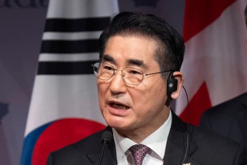 தென் கொரிய பாதுகாப்பு அமைச்சர் உயிரை மாய்த்து கொள்ள முயற்சி! சிறையில் பதற்றம்