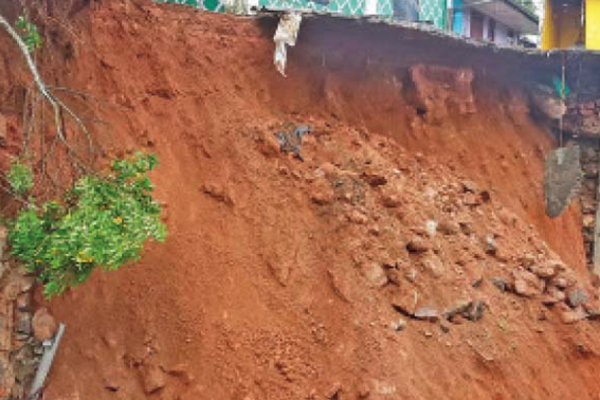 நாட்டின் சில மாவட்டங்களுக்கு மண்சரிவு சிவப்பு எச்சரிக்கை! | Landslide Red Alert Sri Lanka நாட்டின் சில மாவட்டங்களுக்கு மண்சரிவு சிவப்பு எச்சரிக்கை! | Landslide Red Alert Sri Lanka