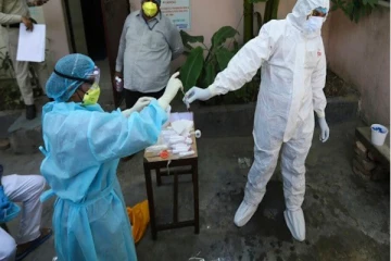 யாழில் திடீர் மரணமடைந்த  உப அதிபரின் மரண சடங்கில் கலந்துகொண்டவர்களுக்கு சிக்கல்