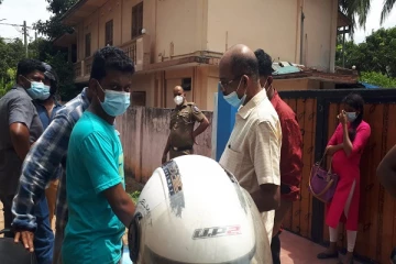 வவுனியாவில் மனித உரிமைகள் இயக்கம் என்னும் பெயரில் இளம் பெண்களால் பணமோசடி