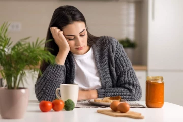 காலை உணவு சாப்பிடாமல் மதிய உணவு சாப்பிட்டால் என்ன ஆகும் தெரியுமா?