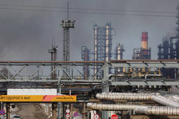 உக்ரைன் செய்த சம்பவம்... ரஷ்யாவின் மிகப்பெரிய எண்ணெய் சுத்திகரிப்பு ஆலை முடக்கம் | Ryazan Refinery Suspended Crude உக்ரைன் செய்த சம்பவம்... ரஷ்யாவின் மிகப்பெரிய எண்ணெய் சுத்திகரிப்பு ஆலை முடக்கம் | Ryazan Refinery Suspended Crude