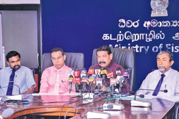 கடற்றொழில் வளங்களுக்கு 7,649 மில்லியன் ரூபாய் இழப்பு : அமைச்சர் அறிவிப்பு | Ditwah Loss Of Rs 7649 Mn To Fisheries Resources