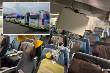 3 நிமிடத்தில் 1,800 மீட்டர் சரிந்த சிங்கப்பூர் விமானம்! 3 இந்தியர்கள் உள்பட பயணிகளுக்கு ஏற்பட்ட பாதிப்பு