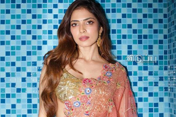 ஒருவழியாக அம்மாவின் ஆசையை நிறைவேற்றிய மாளவிகா மோகனன்.. மகிழ்ச்சியில் நடிகை! | Malavika Wish After 10 Years Details ஒருவழியாக அம்மாவின் ஆசையை நிறைவேற்றிய மாளவிகா மோகனன்.. மகிழ்ச்சியில் நடிகை! | Malavika Wish After 10 Years Details