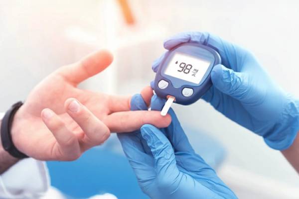 30 நாட்களுக்கு காலையில் வெறும் வயிற்றில் பச்சை பூண்டு சாப்பிட்டால் என்ன நடக்கும்? | Eat Raw Garlic On An Empty Stomach For 30 Days