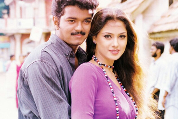 விஜய்யா வேண்டவே வேண்டாம் என்று ஒதுக்கி தயாரிப்பாளர்.. 23 வருஷமா சிக்கித்தவித்த நடிகை சிம்ரன்.. | Kodiswaran Movie Not Release Some Reason Simran