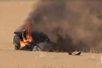 Mad Max திரைப்பட பாணியில்... சவுதி ஆதரவுப் படைகளும் ஹவுதிகளும் பாலைவனத்தில் நேருக்கு நேர்