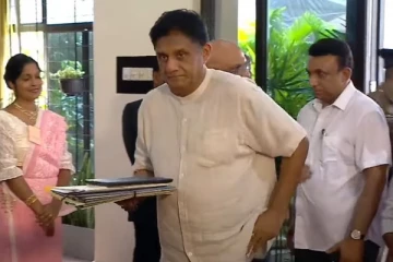 வேட்புமனுவி்ல் கையெழுத்திட்ட சஜித்