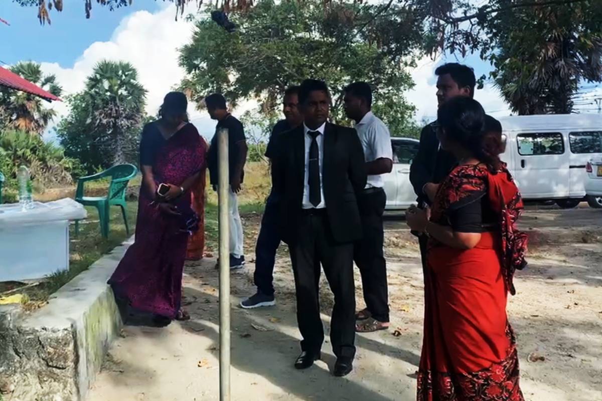 செம்மணி புதைகுழி: மூன்றாம் நாள் அகழ்வில் என்புக்கூட்டுத் தொகுதி அடையாளம் | Chemmani Mass Grave Bone Fragments Found