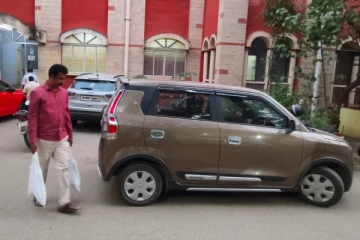 ஜீவனாம்சம் கேட்ட மனைவி! நீதிமன்றத்திற்கு மூட்டை மூட்டையாக பணத்தை கொண்டு வந்த நபர்