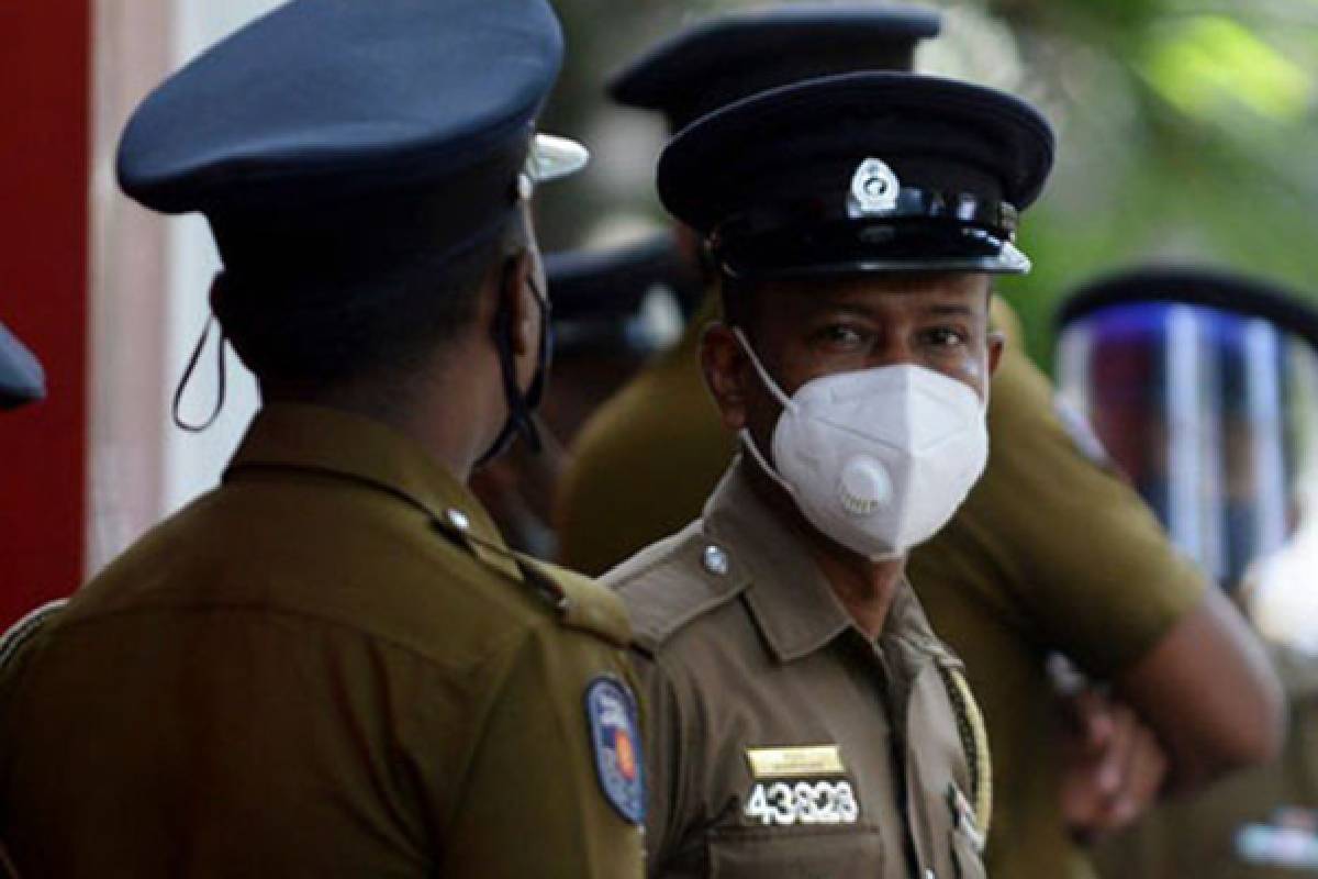 மாலபே சட்டவிரோத மதுபான ஆலை: இந்தியாவில் இருந்து போலி சுவரொட்டிகள் | Malabe Illegal Liquor Fake Stickers India