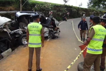 நுவரெலியா கோர விபத்து:உயிரிழந்தோர் தொடர்பான விபரம்(Photos)