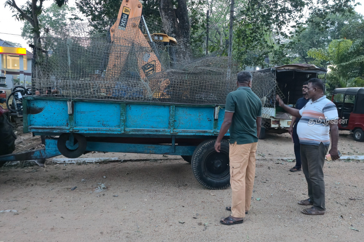 கந்தளாய் குளத்தில் சட்டவிரோத மீன்பிடி உபகரணங்கள் மீட்பு : இருவர் தப்பி ஓட்டம்! | Llegal Fishing Equipment Recovered From Kanthalai கந்தளாய் குளத்தில் சட்டவிரோத மீன்பிடி உபகரணங்கள் மீட்பு : இருவர் தப்பி ஓட்டம்! | Llegal Fishing Equipment Recovered From Kanthalai