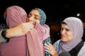 16 வயதில் சிறைபிடிக்கப்பட்டு 24 வயதில் விடுதலையான பாலஸ்தீனிய பெண்