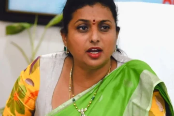 கைக்குழந்தை உடன் நடிகை ரோஜா! அப்போதே எப்படி இருக்கிறார் பாருங்க