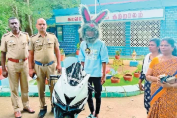 பைக்கில் சுற்றித்திரிந்து பொதுமக்களை அச்சுறுத்திய விநோத முயல் - ரூ.10,000 ஃபைன் போட்ட போலீஸ் !