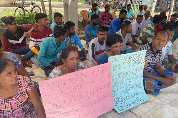 சாகும் வரை உண்ணாவிரத போராட்டம் நடத்துவோம்: மட்டக்களப்பு கால்நடை பண்ணையாளர்கள் எச்சரிக்கை (Photos) | Anti Government Protest In Batticaloa