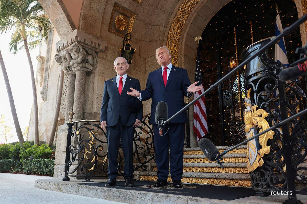 எரிபொருள் நெருக்கடி... அரசு நிறுவனங்களில் 30 சதவீத சம்பளம் குறைக்கும் ஆசிய நாடொன்று | Fuel Crisis Salary Cuts Pak Firms