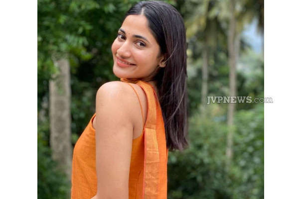 இலங்கை பெண் லாஸ்லியாவா இது? என்ன ஆச்சு... புகைப்படத்தை பார்த்து ஷாக்கான ரசிகர்கள் | Sri Lankan Actress Losliya Photoshoot Fans Shock