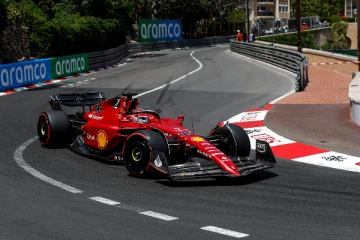 கனடா கார் பந்தயத்தில் முதலிடம் பெற்ற வீரர்!