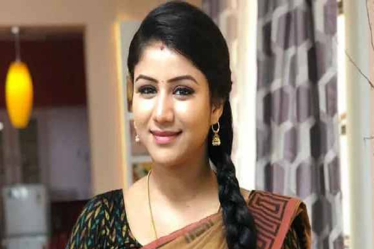 அம்மாவான பின்னும் குறையாத குறும்பு... மகளுடன் ஆல்யா மானசா செய்த வேலையை பாருங்க | Alya Manasa Make Fun With Her Daughter Video