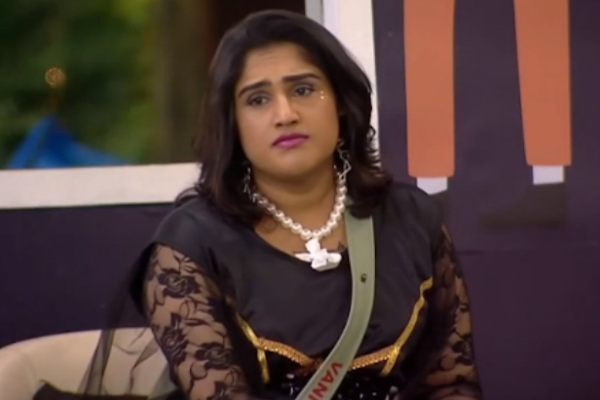 பிக்பாஸ் அல்டிமேட்டில் இருந்து அதிரடியாக வனிதா வெளியேறி விட்டரா? காட்டுத் தீயாய் பரவும் தகவல்! உண்மை என்ன? | Vanitha Walked Out From Bigg Boss Ultimate